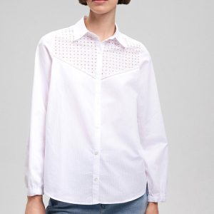 LACE DETAIL BUTTON-UP SHIRT IN WHITE