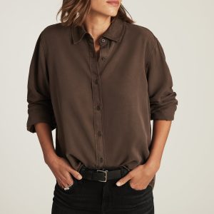 EDITION TENCEL™ BUTTON-UP SHIRT IN CHOCOLATE BROWN
