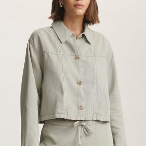 CROPPED TENCEL™ OVERSHIRT IN ABBEY STONE