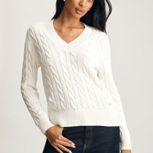 CABLE-KNIT V-NECK SWEATER IN ANTIQUE WHITE